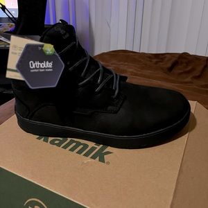 Kamik work boots size 10.5 in men’s all black